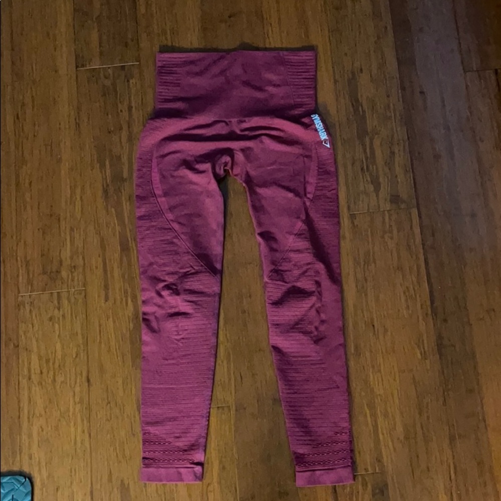 Gym shark leggings
